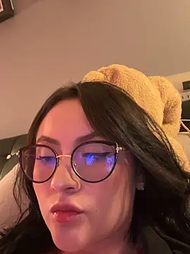 Snapshot of ValentinaOrtiz3 chatting on April 22, 2026, 10:05 pm ValentinaOrtiz3 online show from April 22, 2026, 10:05 pm