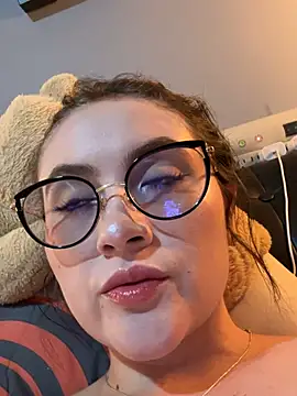 Snapshot of ValentinaOrtiz3 chatting on May 25, 2026, 11:25 pm ValentinaOrtiz3 online show from May 25, 2026, 11:25 pm
