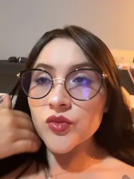 Snapshot of ValentinaOrtiz3 chatting on June 5, 2026, 12:59 am ValentinaOrtiz3 online show from June 5, 2026, 12:59 am