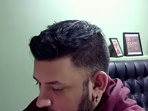 Snapshot of tonyglams chatting on October 12, 2025, 8:32 pm tonyglams online show from October 12, 2025, 8:32 pm