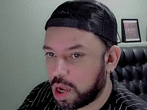 Snapshot of tonyglams chatting on October 8, 2025, 2:51 pm tonyglams online show from October 8, 2025, 2:51 pm