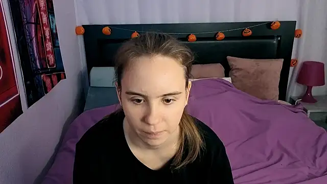 Lika 0ne online show from November 23, 2025, 12:15 pm