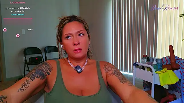 bossyroxy84 online show from April 9, 2026, 5:08 pm