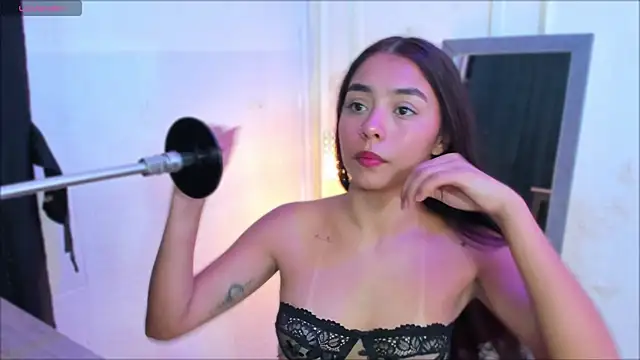lanna brunette online show from June 12, 2026, 12:58 pm