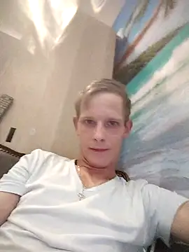 Snapshot of Kamilll94@xh chatting on November 19, 2025, 1:11 pm Kamilll94xh online show from November 19, 2025, 1:11 pm