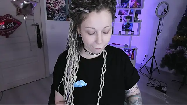 HoneySallyMoore online show from November 16, 2025, 2:05 am