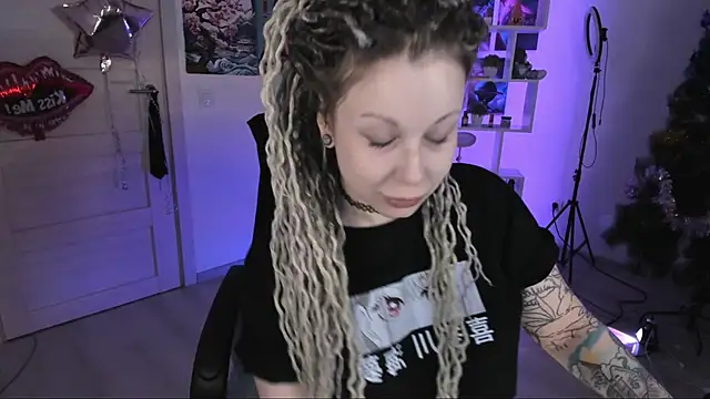 HoneySallyMoore online show from December 3, 2025, 12:44 am