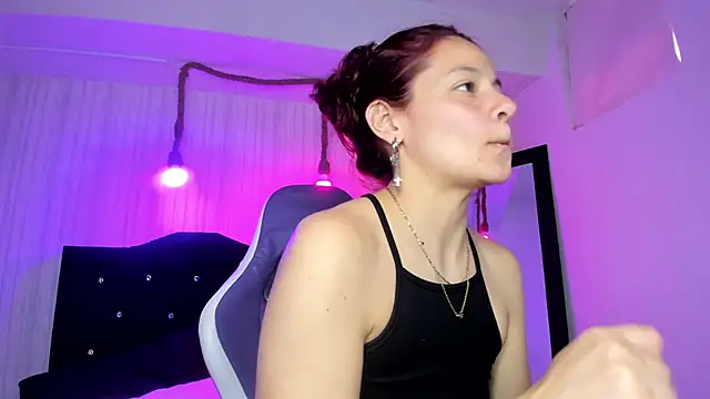 nicky angel1 online show from November 3, 2025, 7:50 pm