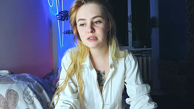 Alexa Pirs online show from February 20, 2025, 9:31 pm