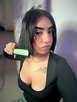 Scarlett-LS online show from November 22, 2025, 2:32 am