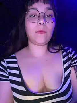 Snapshot of Solo_yoss chatting on February 8, 2026, 6:55 am Solo yoss online show from February 8, 2026, 6:55 am