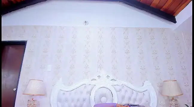 Snapshot of TianahGlow chatting on February 27, 2025, 12:03 am TianahGlow online show from February 27, 2025, 12:03 am
