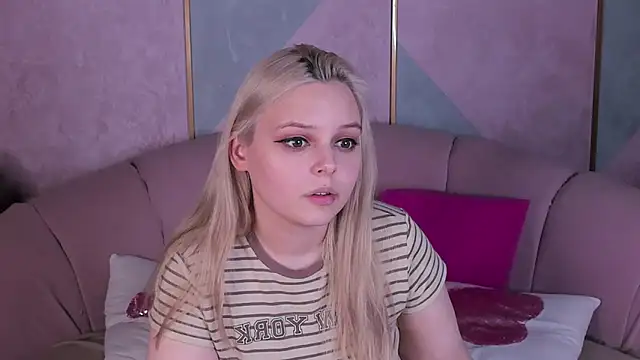 CLAIRE VOGT online show from March 3, 2025, 11:55 am