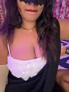 Snapshot of WifyHubby_38 chatting on October 9, 2025, 6:30 pm WifyHubby 38 online show from October 9, 2025, 6:30 pm