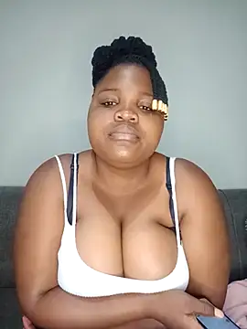 Snapshot of EyeCandyXXX_ chatting on February 19, 2025, 8:01 am EyeCandyXXX online show from February 19, 2025, 8:01 am