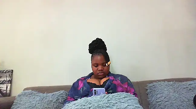 Snapshot of EyeCandyXXX_ chatting on February 18, 2025, 6:48 am EyeCandyXXX online show from February 18, 2025, 6:48 am