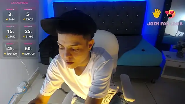 Snapshot of SebastianCollinss chatting on February 12, 2025, 7:24 pm SebastianCollinss online show from February 12, 2025, 7:24 pm