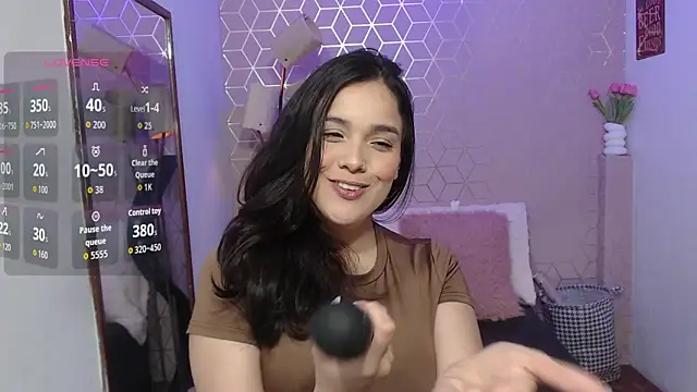 Lana Pearce online show from October 14, 2025, 9:04 pm