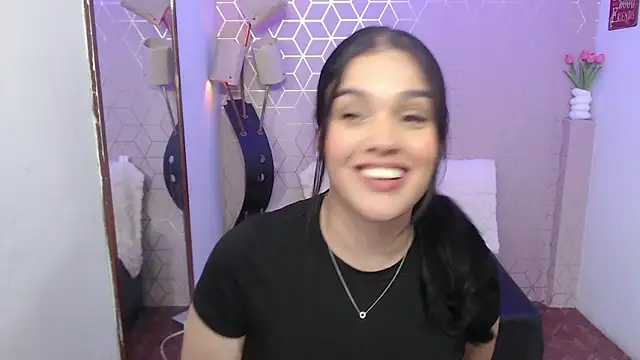 Lana Pearce online show from November 18, 2025, 10:24 pm