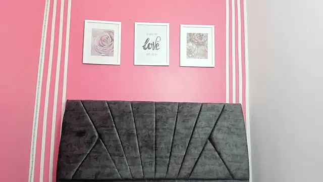 Amelia Royer online show from March 12, 2025, 4:13 pm