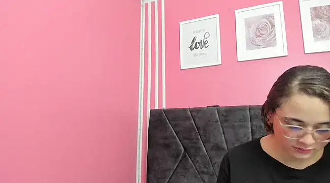 Amelia Royer online show from March 22, 2025, 12:35 pm