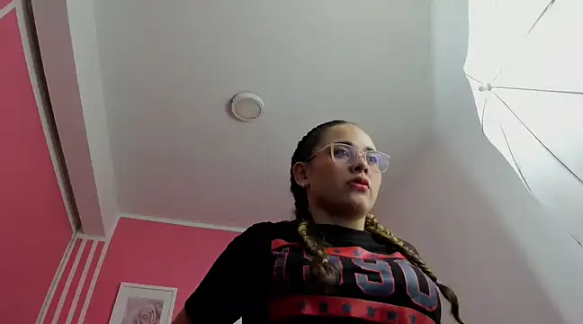 Amelia Royer online show from February 24, 2025, 12:26 pm