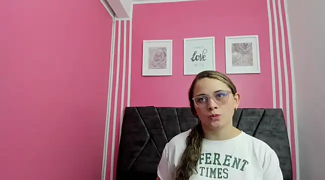 Amelia Royer online show from March 3, 2025, 12:50 pm