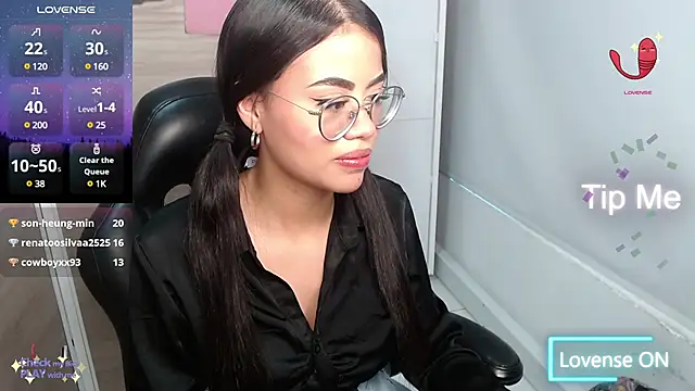 Snapshot of Sussan_love01 chatting on March 21, 2025, 8:18 pm Sussan love01 online show from March 21, 2025, 8:18 pm