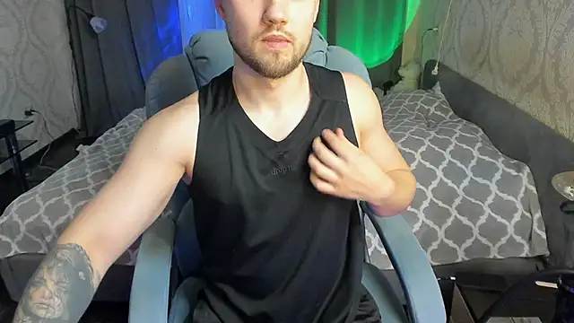 Snapshot of Vladik_b chatting on February 25, 2025, 8:42 pm Vladik b online show from February 25, 2025, 8:42 pm