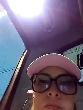 CandieGilson   online show from October 4, 2025, 10:39 am