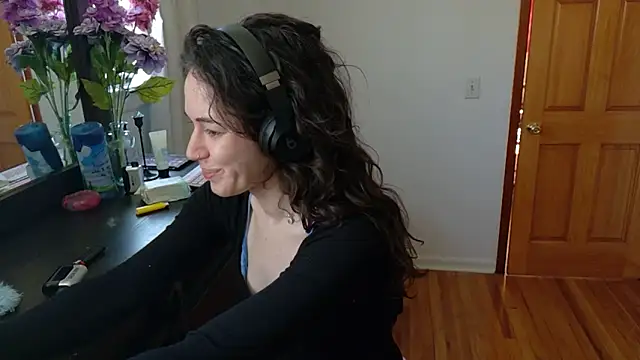 Snapshot of lucidmia chatting on March 2, 2025, 7:19 pm lucidmia online show from March 2, 2025, 7:19 pm