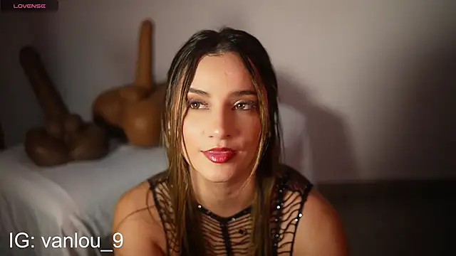 Vaniluu 9 online show from October 22, 2025, 10:30 pm