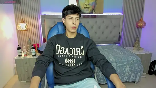 Estiv18  online show from November 25, 2025, 3:07 am