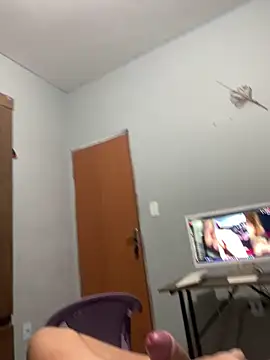 Snapshot of ThiagoPauzudooo chatting on October 14, 2025, 2:45 am ThiagoPauzudooo online show from October 14, 2025, 2:45 am