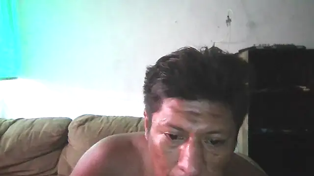 Snapshot of zoi78 chatting on October 15, 2025, 4:04 pm zoi78 online show from October 15, 2025, 4:04 pm