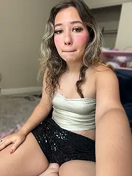 angelicasn0w online show from July 6, 2026, 3:47 pm
