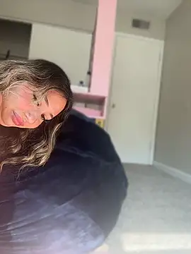 angelicasn0w online show from July 9, 2026, 2:05 pm