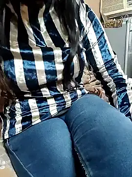 Snapshot of urrubybaby chatting on February 24, 2025, 8:49 am urrubybaby online show from February 24, 2025, 8:49 am