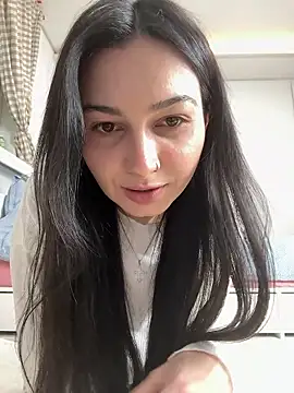 lunalovelee online show from November 16, 2025, 12:21 pm