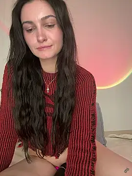 lunalovelee online show from November 30, 2025, 5:25 pm