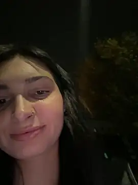 lunalovelee online show from September 27, 2025, 4:24 pm