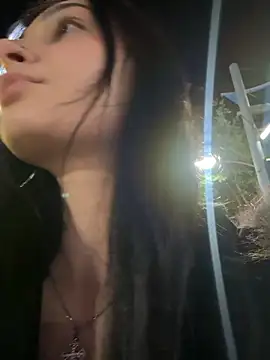 lunalovelee online show from October 22, 2025, 1:43 pm