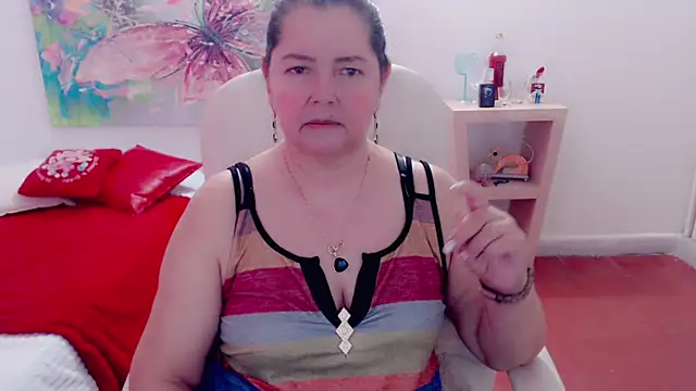 leonela 69 online show from November 15, 2025, 2:43 pm