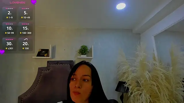 EmiliaRose  online show from December 21, 2025, 9:04 pm