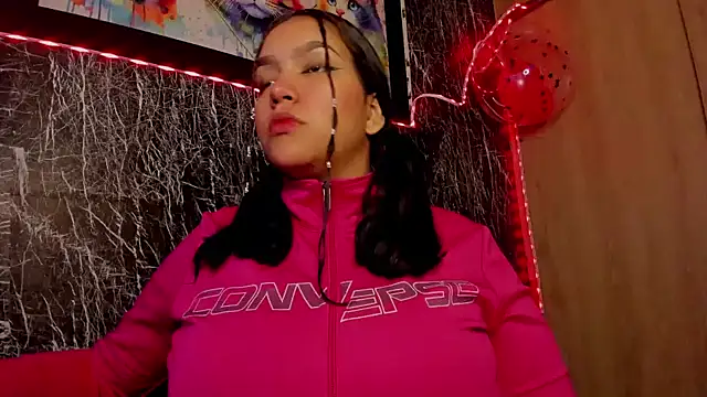 Snapshot of Bellota_Girl chatting on February 27, 2025, 2:32 pm Bellota Girl online show from February 27, 2025, 2:32 pm