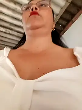 Snapshot of promiscuous-indecent-momm chatting on February 9, 2026, 2:04 pm promiscuous-indecent-momm online show from February 9, 2026, 2:04 pm