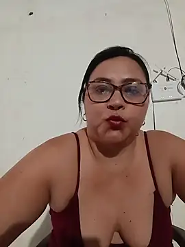 Snapshot of promiscuous-indecent-momm chatting on January 18, 2026, 2:48 am promiscuous-indecent-momm online show from January 18, 2026, 2:48 am