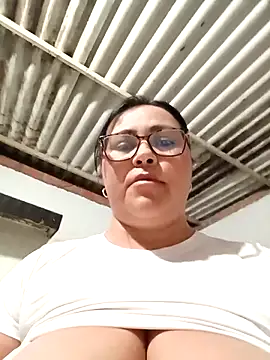 Snapshot of promiscuous-indecent-momm chatting on November 2, 2025, 10:37 pm promiscuous-indecent-momm online show from November 2, 2025, 10:37 pm