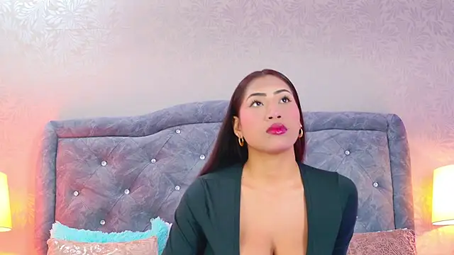 YesyHills online show from April 15, 2026, 11:49 am