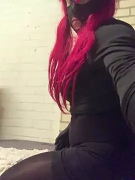 Snapshot of Bleueyez007 chatting on April 4, 2026, 7:42 pm Bleueyez007 online show from April 4, 2026, 7:42 pm